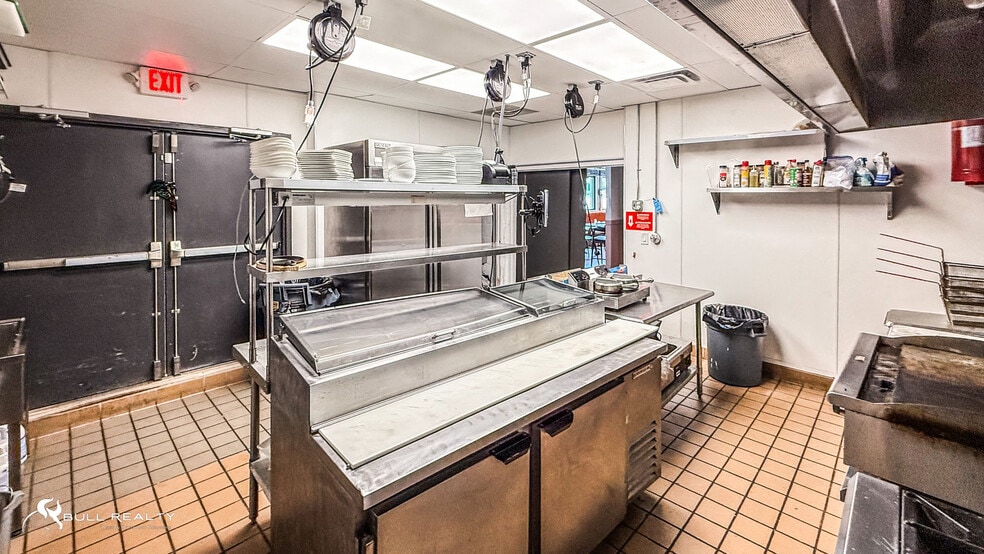 More Photos Of 845 Flat Shoals Rd, Atlanta Freestanding For Sale