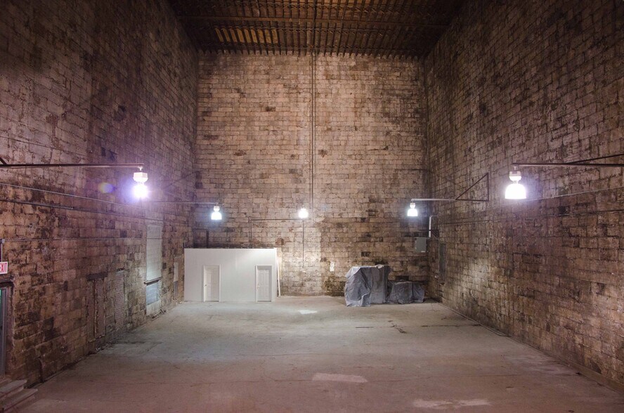 More Photos Of 9213 183rd St, Jamaica Warehouse For Lease