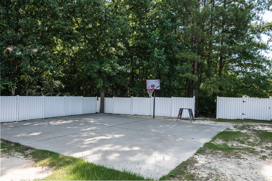 More Photos Of 1224 Old Cherokee Rd, Lexington Daycare Center For Sale