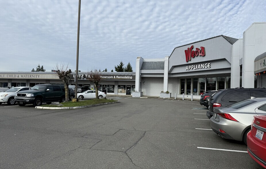 More Photos Of 10909 Portland Ave E, Tacoma Freestanding For Lease