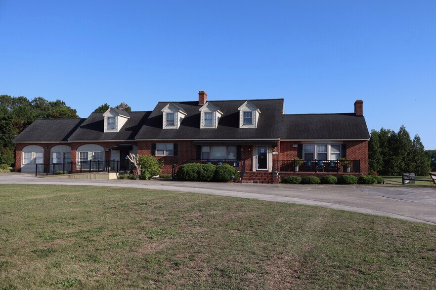 Primary Photo Of 1107 Erwin Rd, Dunn Healthcare For Sale