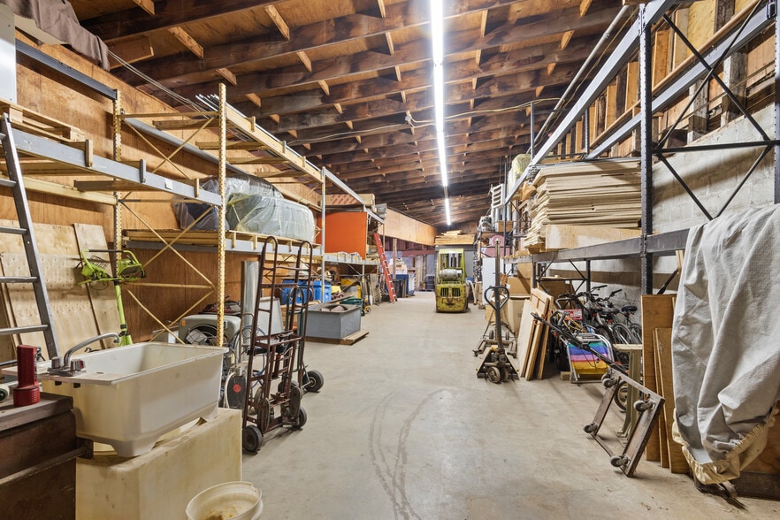 More Photos Of 225 West St, Berlin Flex For Sale