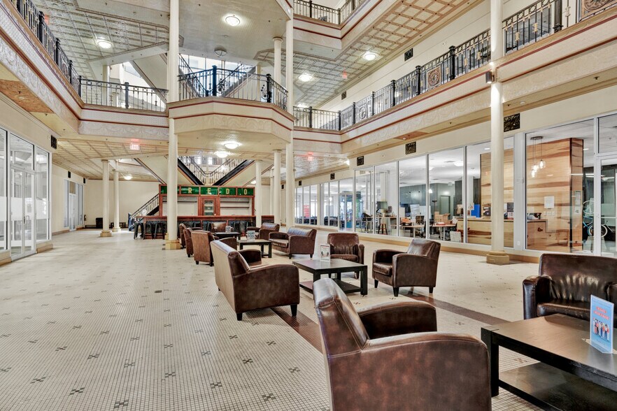 More Photos Of 122 W Pine St, Orlando Coworking Space