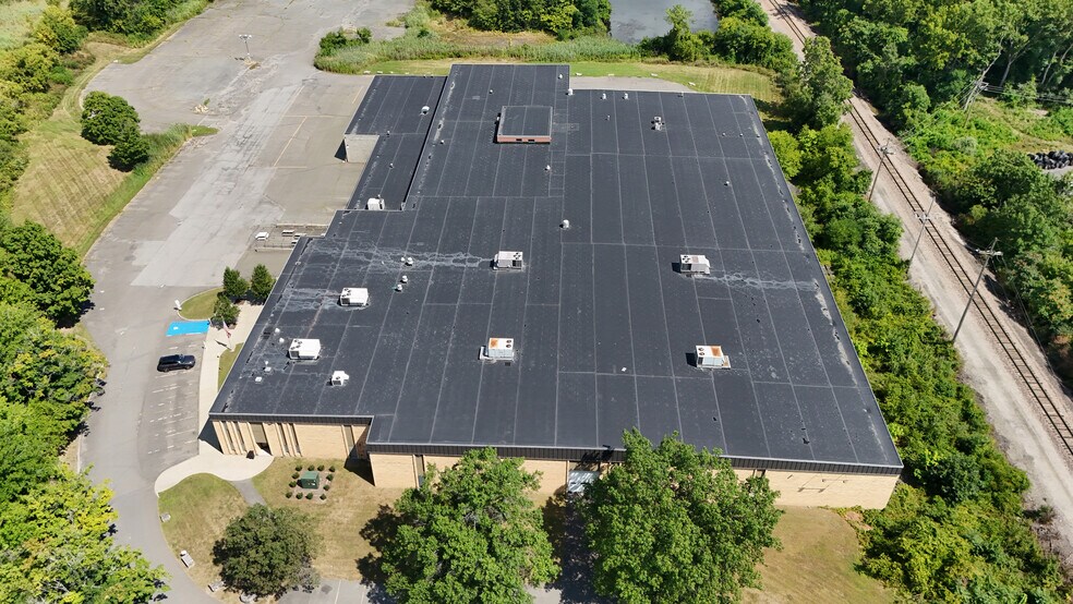 More Photos Of 21 Elm St, Watervliet Manufacturing For Sale