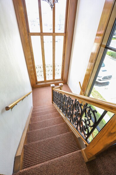 More Photos Of 305 SE 2nd Ave, Gainesville Office For Lease