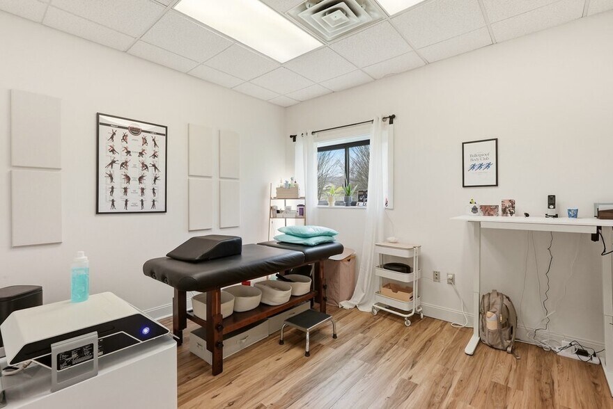 More Photos Of 81-87 Springside Dr, Akron Storefront Retail Office For Lease