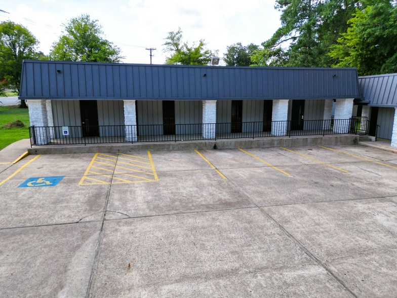More Photos Of 2400 South St, Nacogdoches Office For Sale