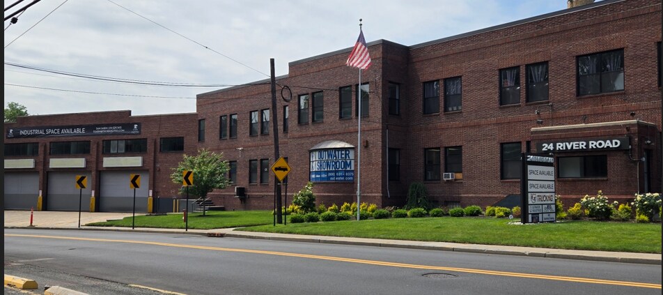 More Photos Of 14-22 River Rd, Bogota Industrial For Sale