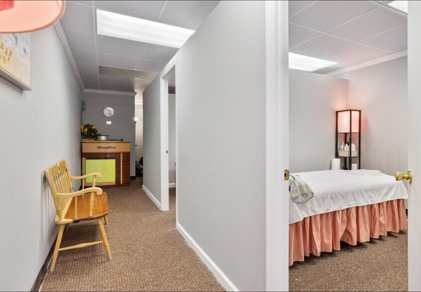 More Photos Of 120-124 Laurel Rd, East Northport Freestanding For Sale