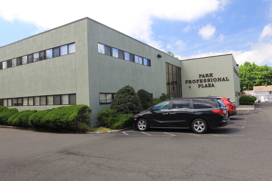 More Photos Of 2509 Park Ave, South Plainfield Office For Lease