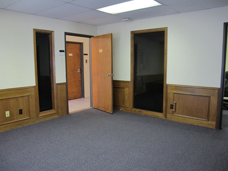 More Photos Of 1615 Dorchester Dr, Plano Office For Lease