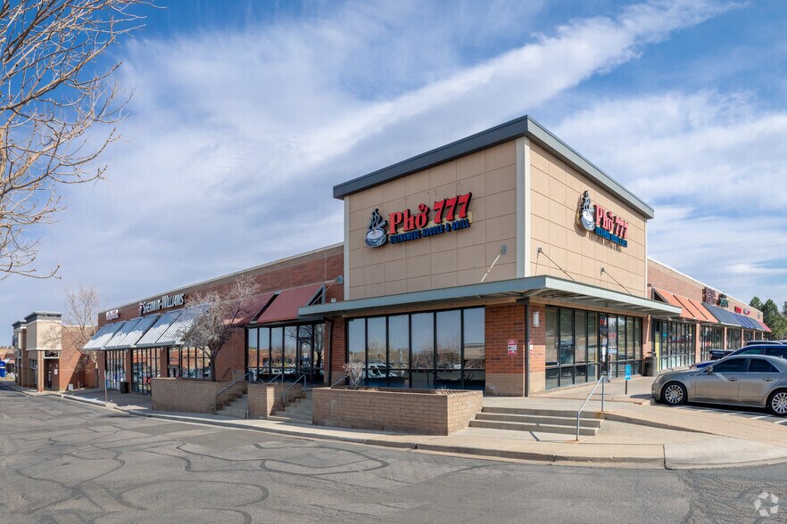 Primary Photo Of 512-586 S Chambers Rd, Aurora Storefront For Lease