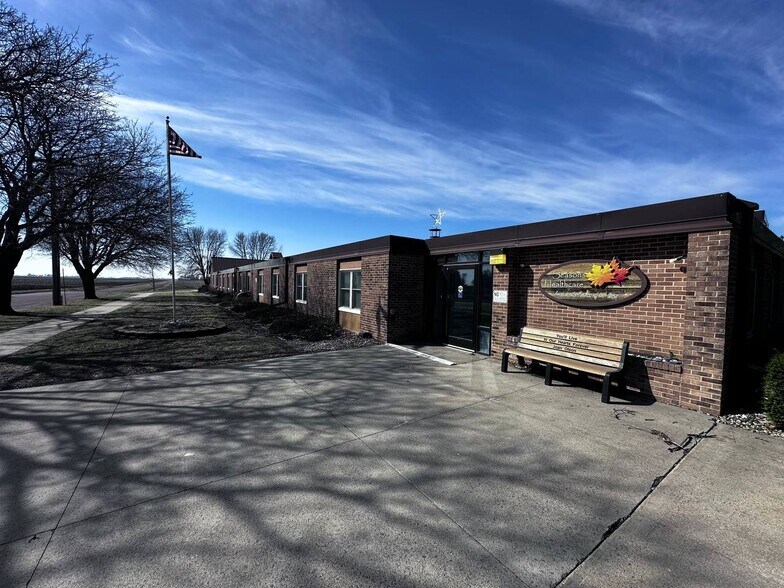 More Photos Of 303 Broadway St S, Trimont Hospital For Lease