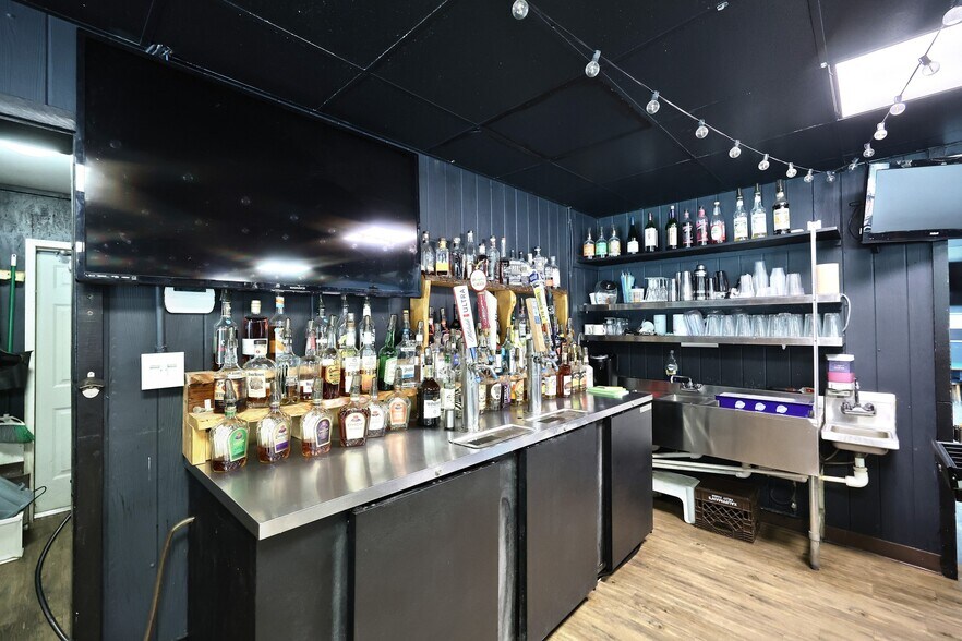 More Photos Of 21603 Middletown Rd, Freeland Freestanding For Sale