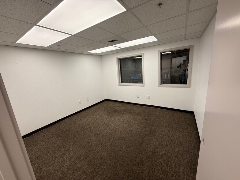 More Photos Of 2900 Sutherland Dr, Union Gap Manufacturing For Lease