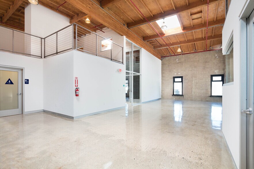 More Photos Of 610 E Franklin Ave, El Segundo Loft Creative Space For Lease