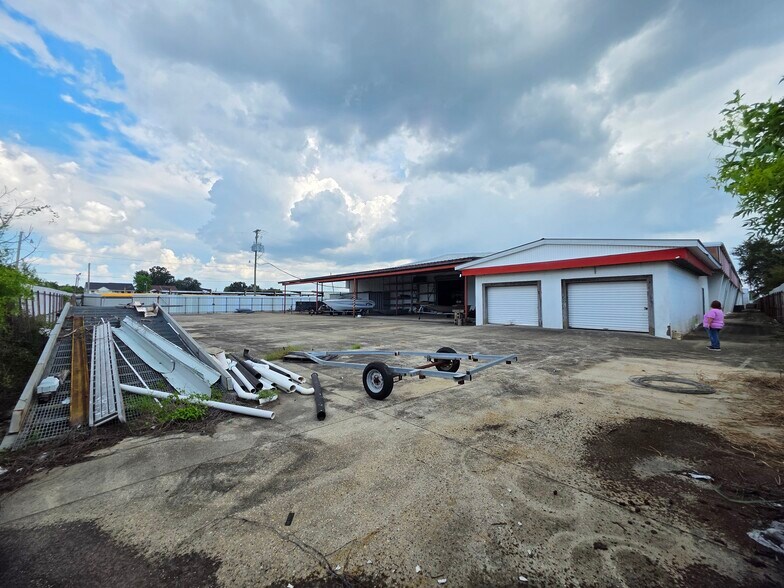 More Photos Of 7300 Westbank Expy, Marrero Distribution For Sale