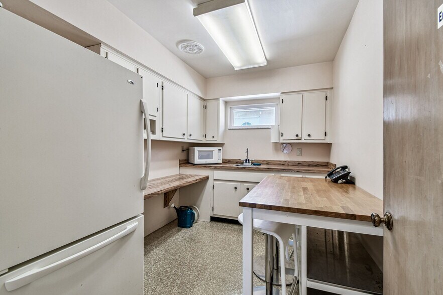 More Photos Of 321 S Lincoln Ave, Clearwater Medical For Sale