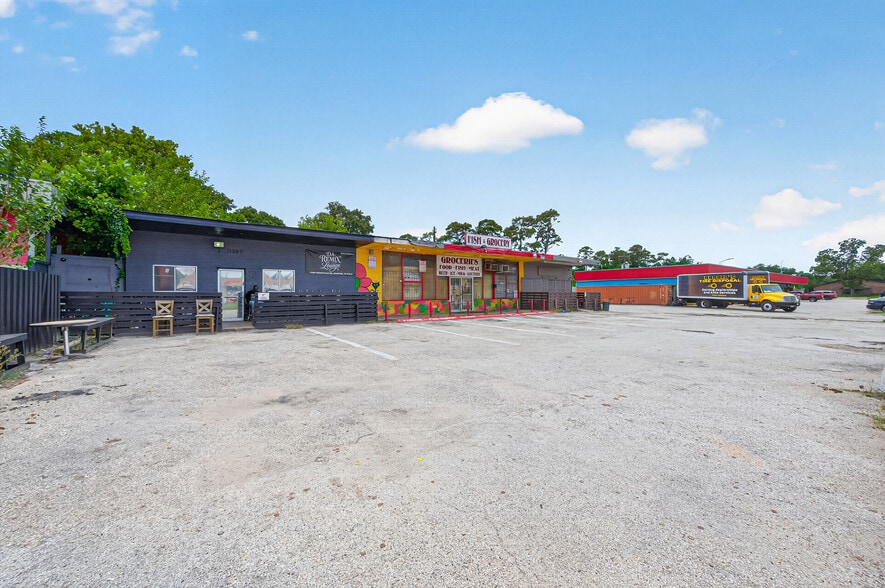 More Photos Of 11311 Homestead Rd, Houston Storefront For Sale