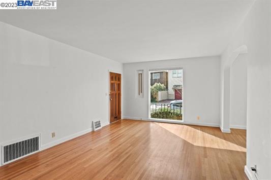 More Photos Of 476 42nd St, Oakland Apartments For Sale