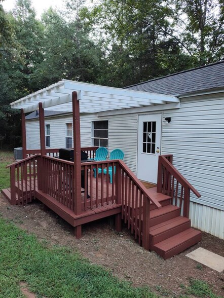 More Photos Of 84-86 Benson Rd, Travelers Rest Specialty For Sale