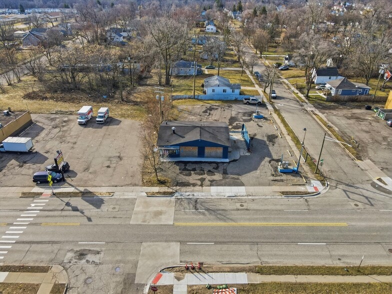 More Photos Of 684 Auburn Ave, Pontiac Auto Repair For Sale