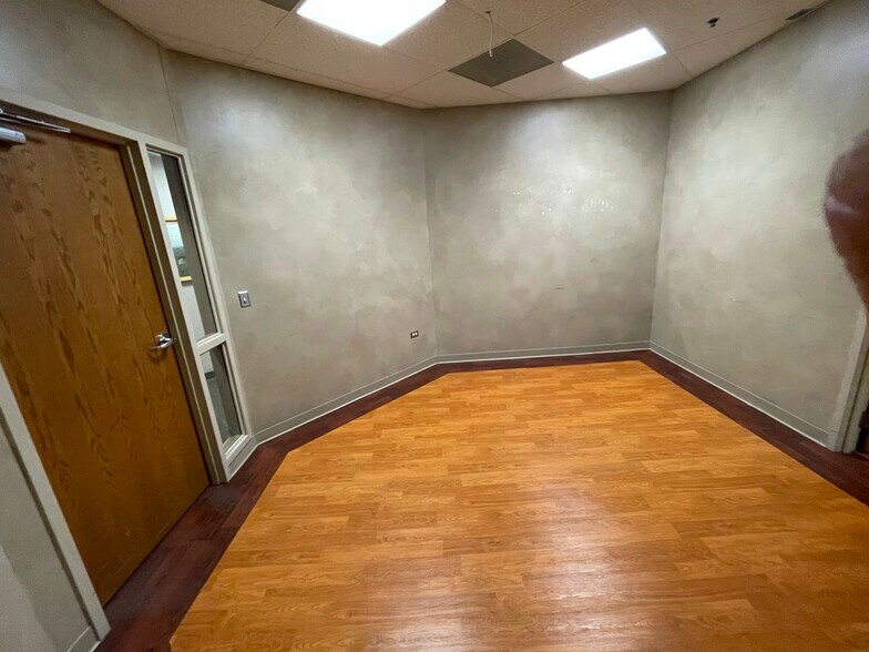 More Photos Of 3703 Doty Rd, Woodstock Medical For Lease