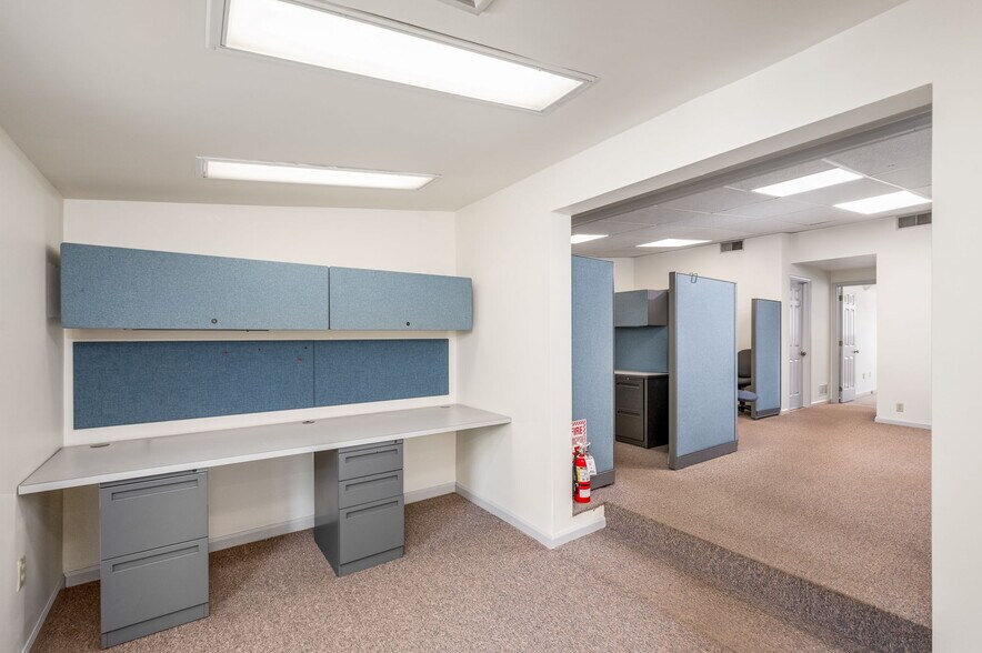 More Photos Of 3519 E Main St, Morgantown Office Residential For Lease