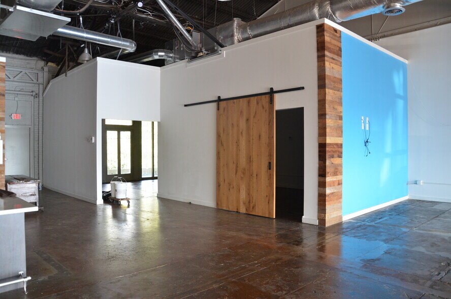 More Photos Of 996 Huff Rd NW, Atlanta Warehouse For Lease