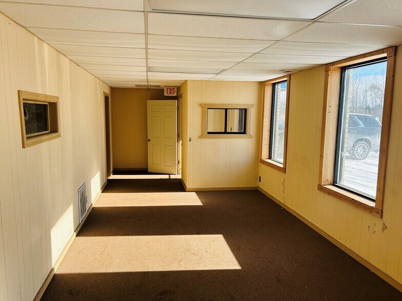 More Photos Of 36148-36154 Ecorse Rd, Romulus Warehouse For Lease