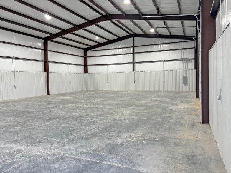 More Photos Of 1344 338 loop, Odessa Industrial For Lease