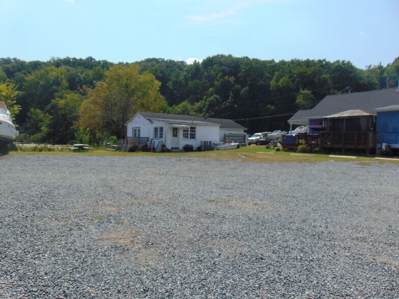 More Photos Of 121 Willow Landing Rd, Stafford Marina For Sale