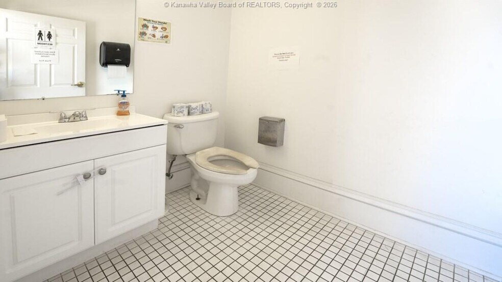 More Photos Of 1510 Kanawha Blvd E, Charleston Office For Sale