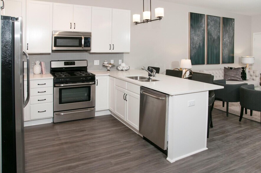 More Photos Of 1700 Plymouth Rd, Minnetonka Apartments For Lease