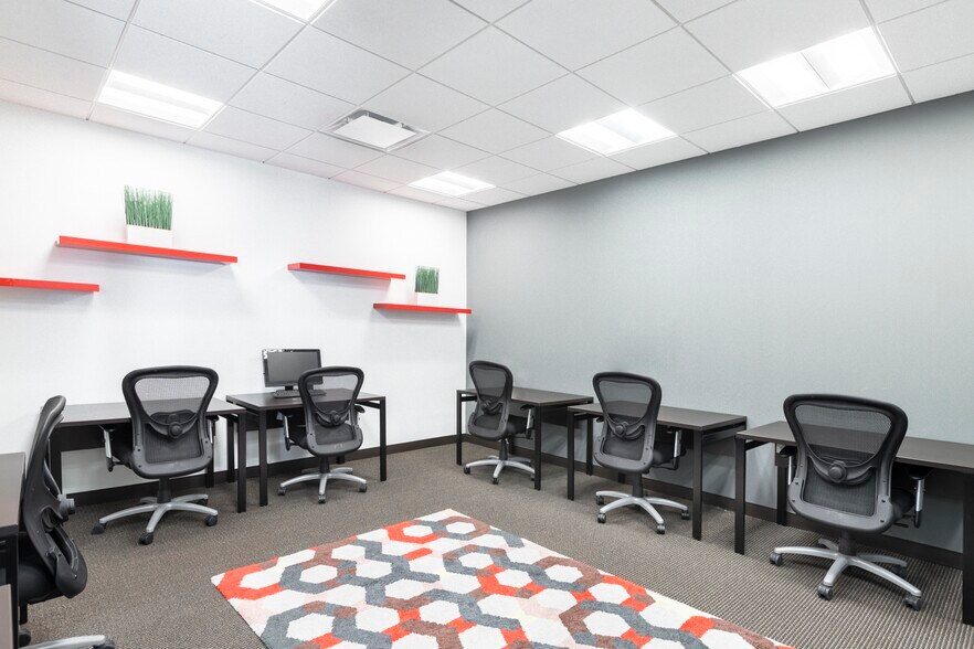 More Photos Of 2111-2283 S 67th St, Omaha Coworking Space