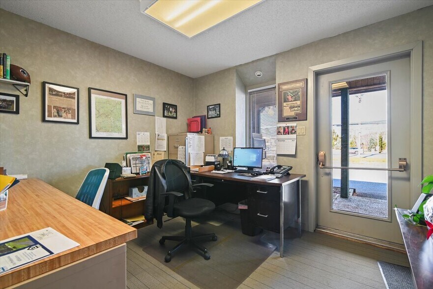 More Photos Of 1904 PA-940, Pocono Pines General Retail For Sale