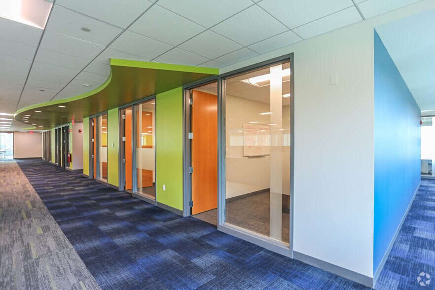 More Photos Of 132 Turnpike Rd, Southborough Office For Lease