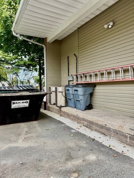 More Photos Of 401 Kinderkamack Rd, Oradell General Retail For Lease