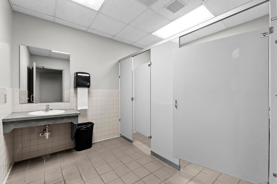 More Photos Of 7200 Highway 150, Greenville Office For Sale