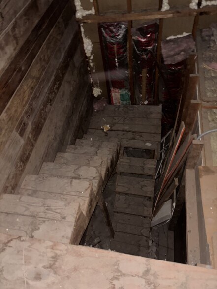 More Photos Of 216 Silverbrook Rd, Randle Self Storage For Sale