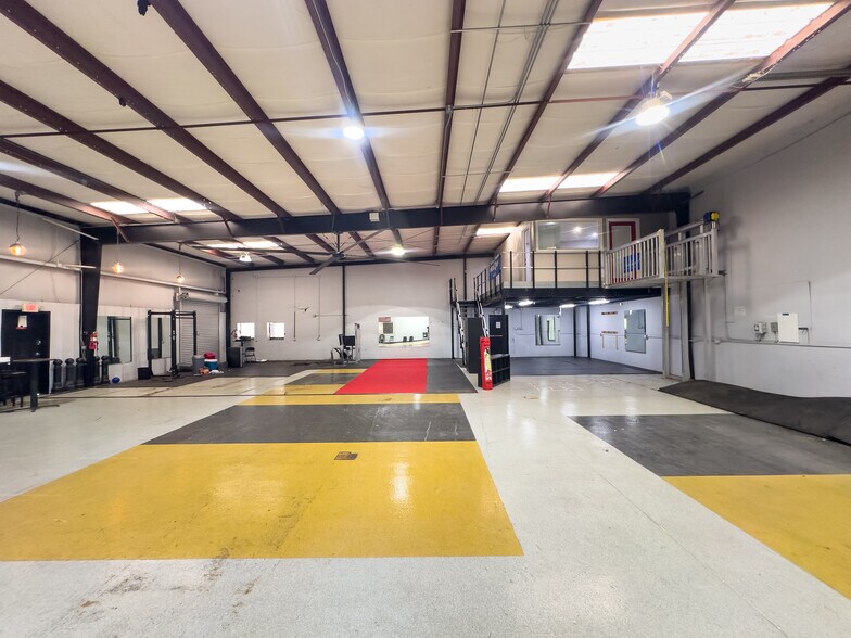 More Photos Of 2315 E 3rd Ave, Tampa Warehouse For Lease