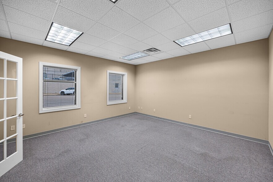 More Photos Of 107 Shannon St, Jackson Office For Sale