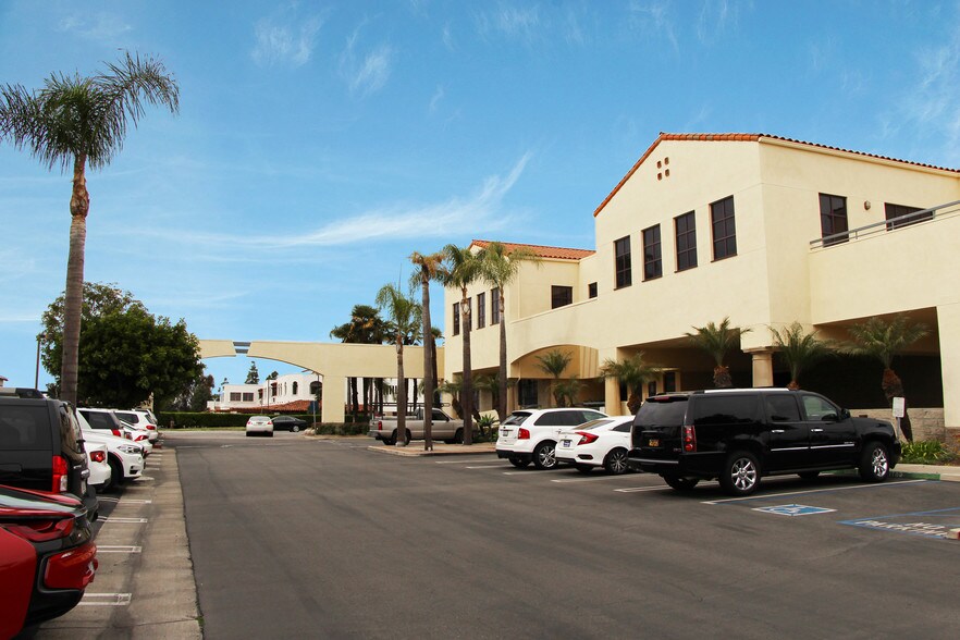 More Photos Of 20250 SW Acacia St, Newport Beach Loft Creative Space For Lease