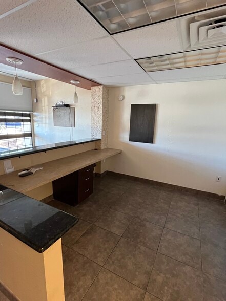 More Photos Of 9212 N Central Ave, Phoenix General Retail For Lease