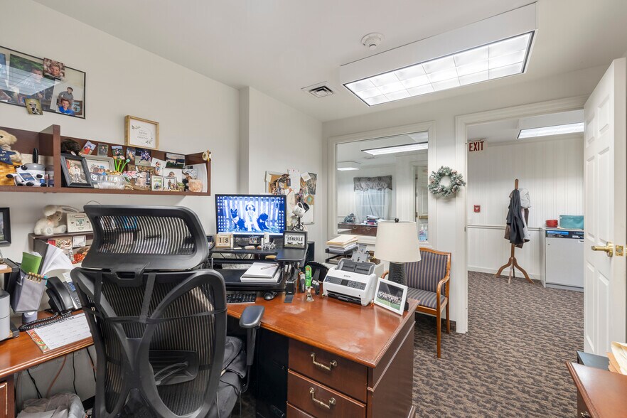 More Photos Of 37 W Middle St, Gettysburg Storefront Retail Residential For Lease