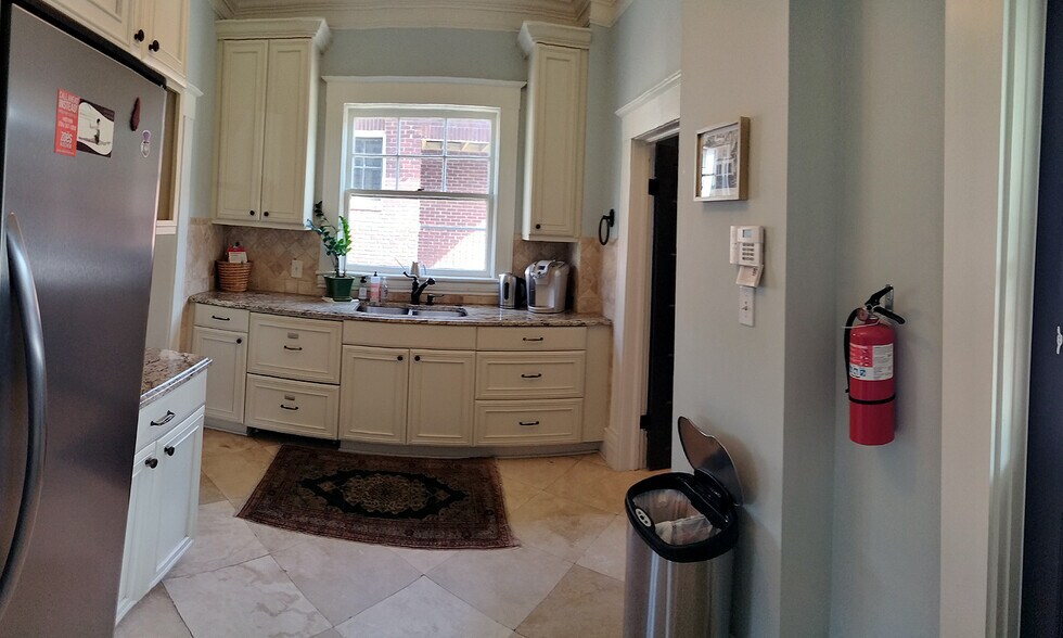 More Photos Of 1824-1826 E 7th St, Charlotte Office Residential For Lease