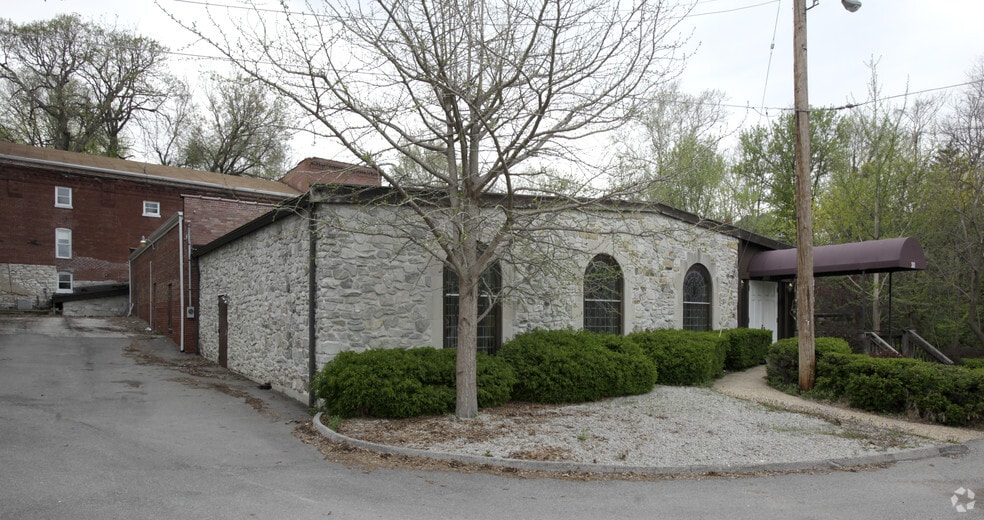 More Photos Of 300 Water St, Saint Charles Office For Sale