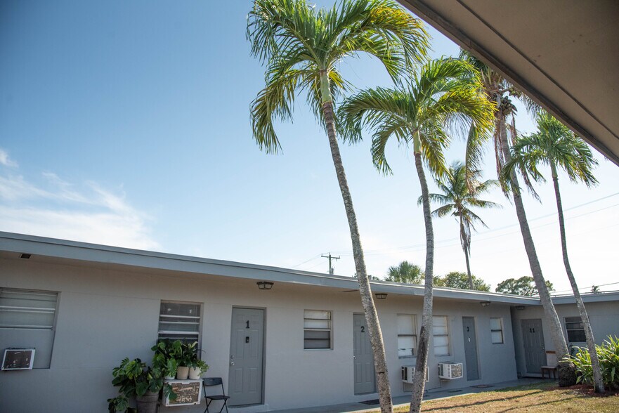 More Photos Of 821-825 NW 10th Ter, Fort Lauderdale Apartments For Sale