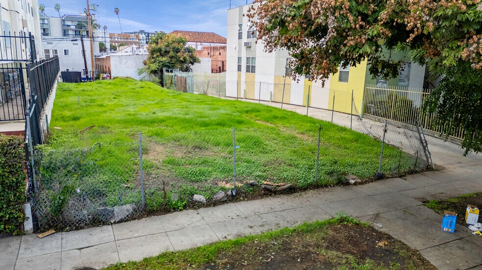 More Photos Of 311 S Berendo St, Los Angeles Land For Sale