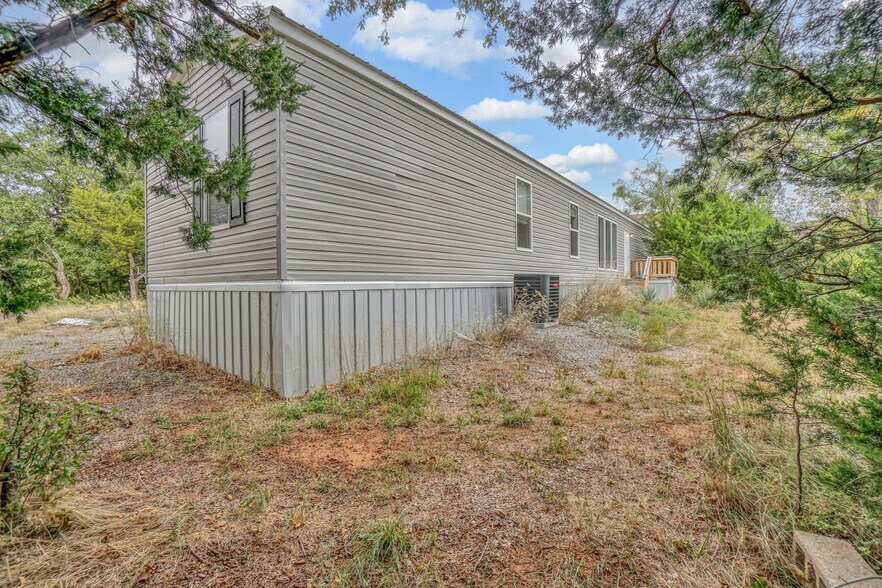 More Photos Of 42851 E County Road 1470, Lone Wolf Land For Sale